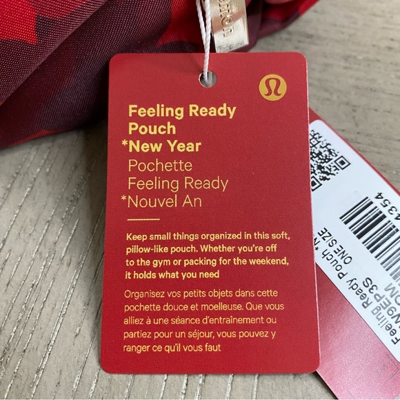 SOLD! Lululemon Athletica New Year Feeling Ready Mini Zip Pouch Red Camouflage - Picture 15 of 16